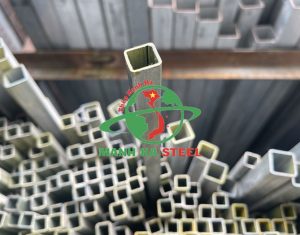 Thép hộp 14x14 có kích thước nhỏ gọn, dễ dàng mang vác, di chuyển