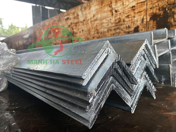 Thép hình chữ V Quyền Quyên đa dạng về kích thước và trọng lượng