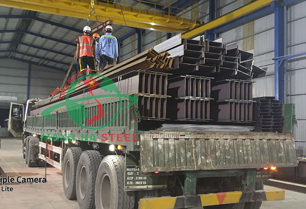 Kho thép hình I nhập khẩu VLXD luôn có sẵn hàng để bán cho quý khách