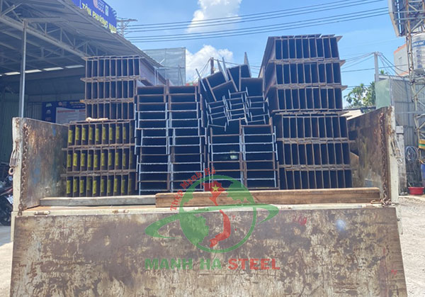 Vận chuyển thép hình I Á Châu ra công trình cho khách hàng