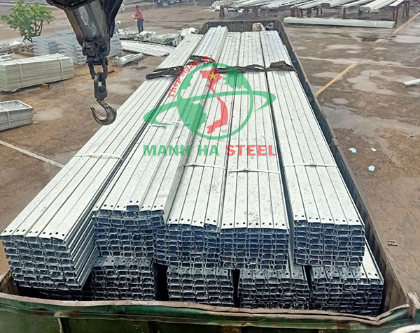 Kho xà gồ mạ kẽm Hòa Phát luôn có sẵn hàng để phục vụ quý khách