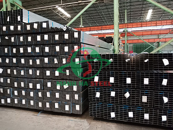 Kho sắt hộp chữ nhật đen, mạ kẽm luôn có sẵn hàng để giao cho quý khách