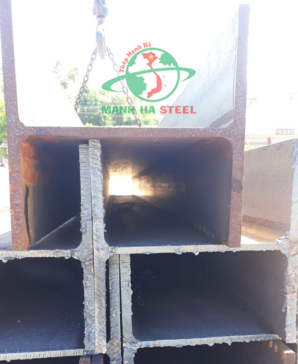 Thép H là loại thép có mặt cắt có hình giống chữ H in hoa với chiều cao và chiều rộng bằng nhau