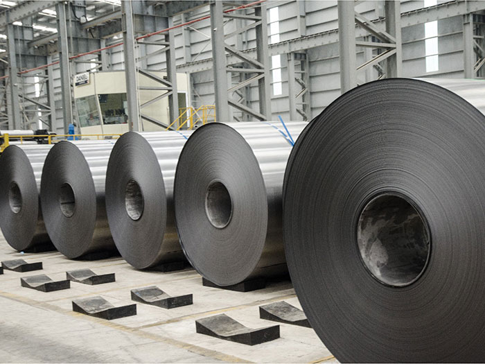 Tôn cuộn tẩy gỉ và phủ dầu Hòa Phát