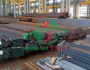 1 cây thép hình có độ dài đa dạng tùy theo từng loại