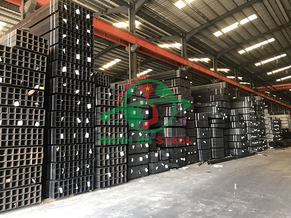 Kho sắt hộp Hòa Phát luôn đầy ắp hàng