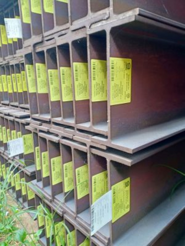 Thép I300 có tính ứng dụng cao, đặc biệt là các công trình xây dựng, cầu đường