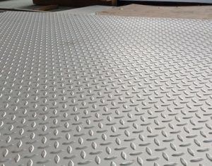 Thép tấm gân chống trượt là sản phẩm có bề mặt nhám