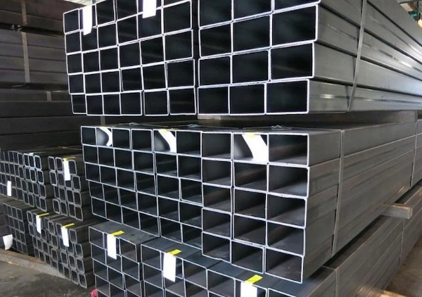 Hộp inox 100x100 được chế tạo từ thép không gỉ hay còn gọi là inox