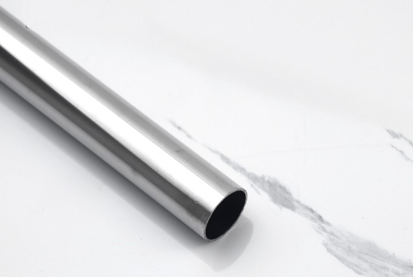 Ống 304 bền bỉ, không hoen gỉ và bề mặt sáng bóng