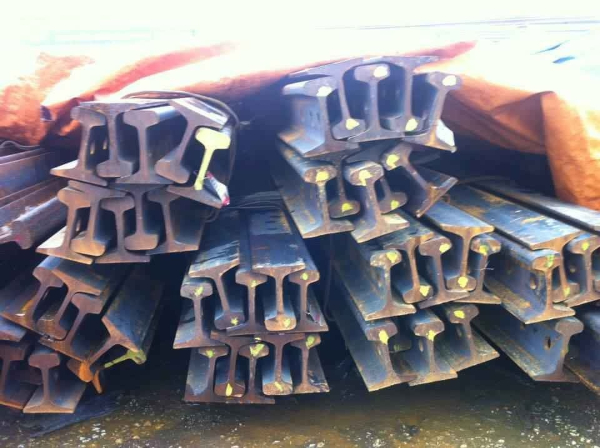 Thanh ray P8 chất lượng cao giá tốt tại Vật Liệu Xây Dựng